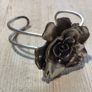 Silver flower bracelet